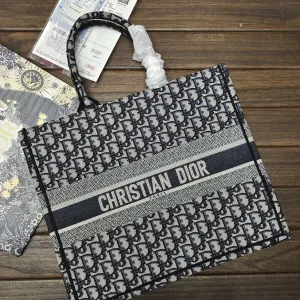 Dior Shopping Bags