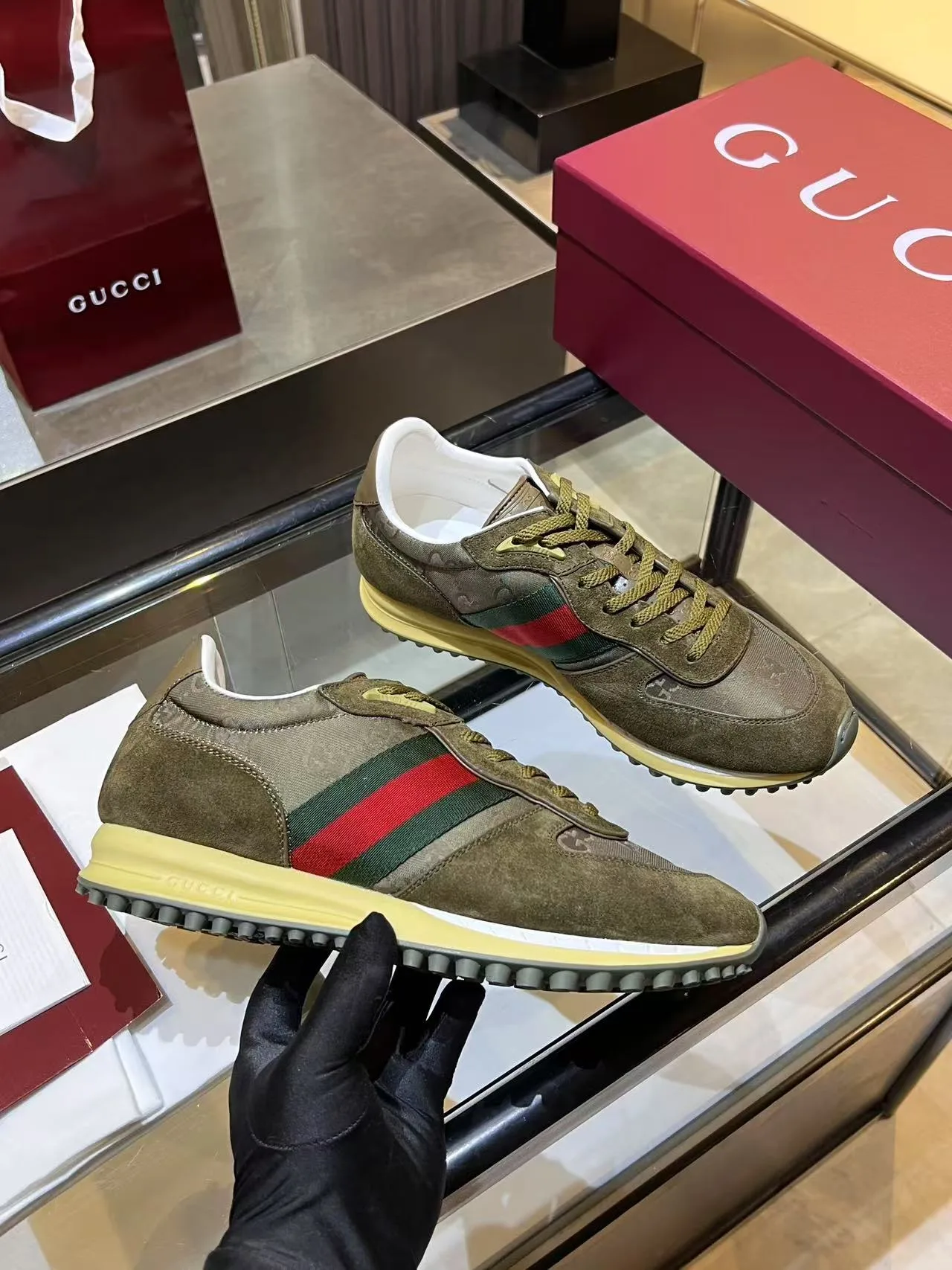 Gucci Sneakers