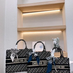 Dior Shopping Bags