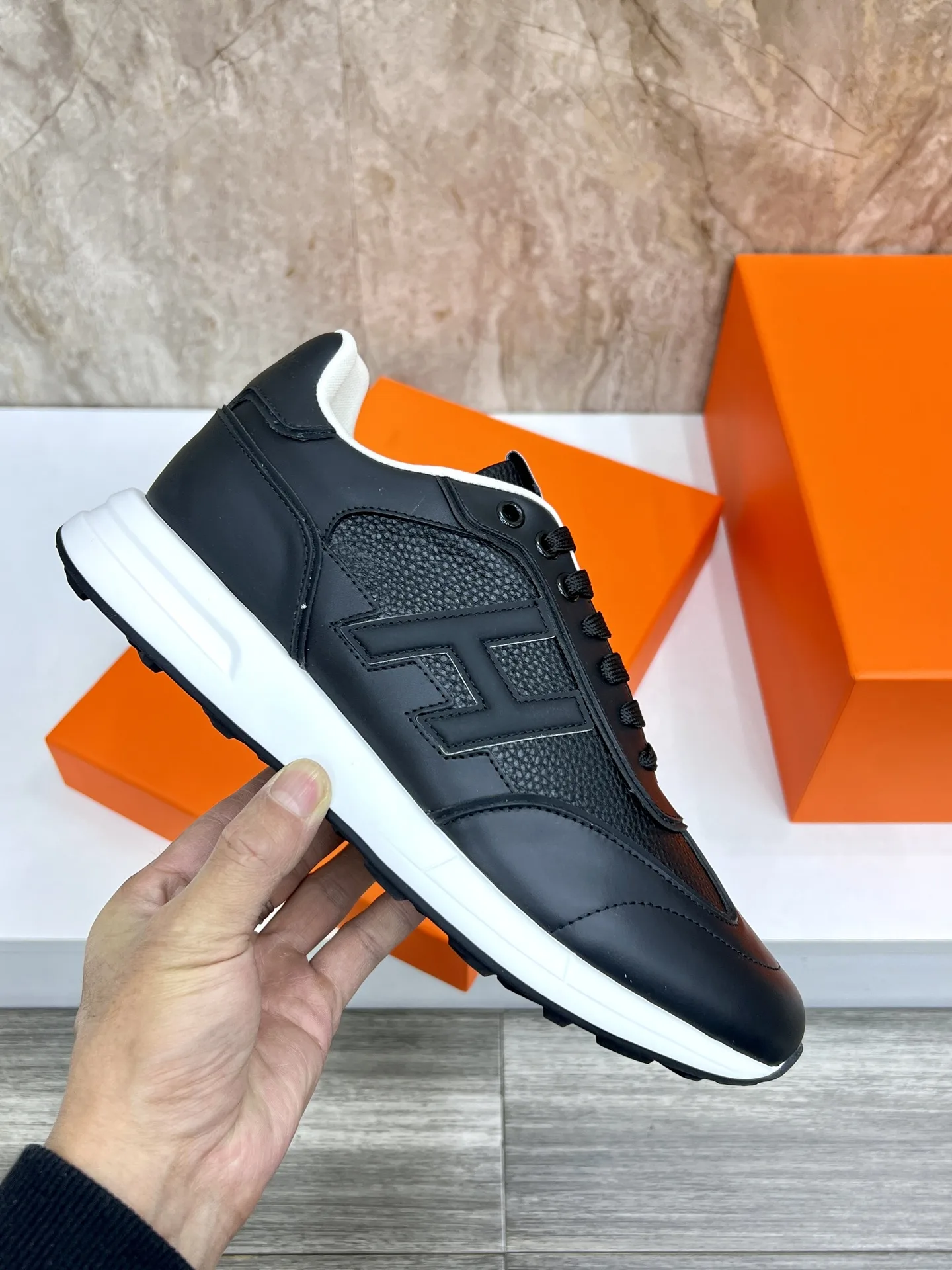 Hermès Sneakers