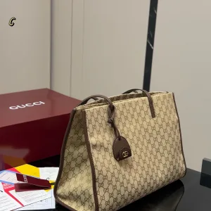 Gucci Shoulder Bag
